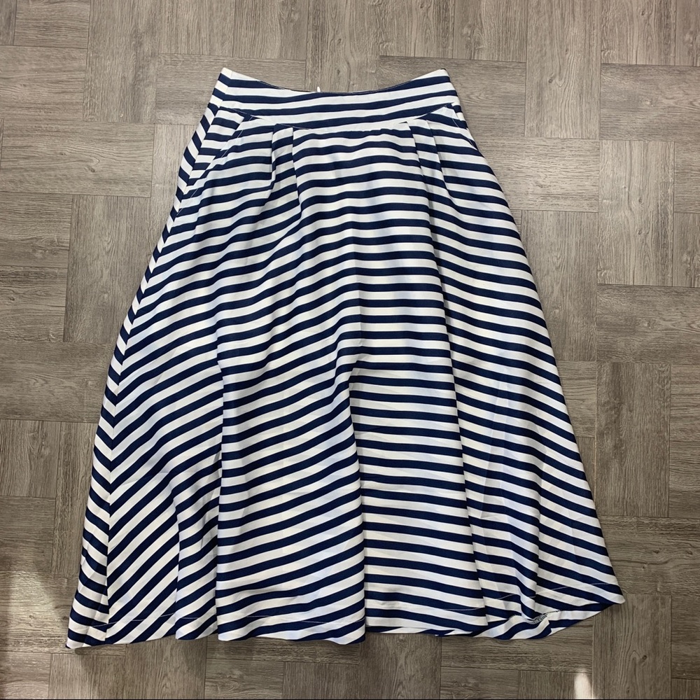 Relished Skirt navy blue and white w/ pockets